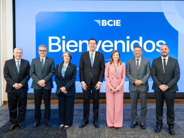 Autoridades del BCIE y representantes del Gobierno de Honduras participaron en el encuentro “Una historia compartida y un futuro en construcción”, enfocado en las perspectivas económicas y prioridades de desarrollo del país.
