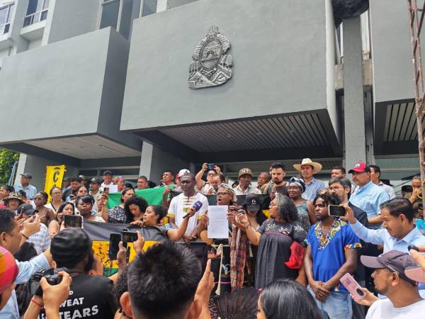 Campesinos presentan hábeas corpus ante la CSJ para blindar 217 comunidades amenazadas por la Ley de Protección Agroindustrial.