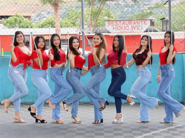 Con sonrisas, elegancia y mucha energía, las palillonas del Liceo Heiner Reyes afinan cada detalle para su presentación en las fiestas patrias.
