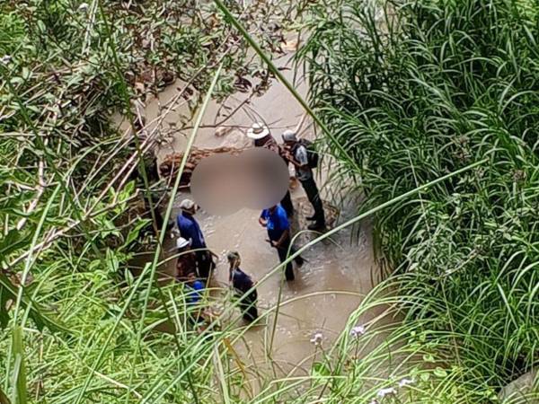 El cuerpo de Santiago Balderramos fue localizado tras ser arrastrado por una quebrada en Fraternidad, Ocotepeque.