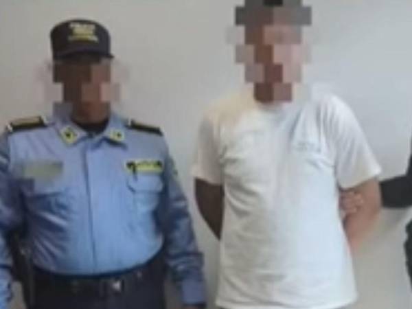 La Policía Nacional arrestó al sospechoso y lo remitió a la fiscalía, desde donde se le iniciará un proceso penal en su contra.