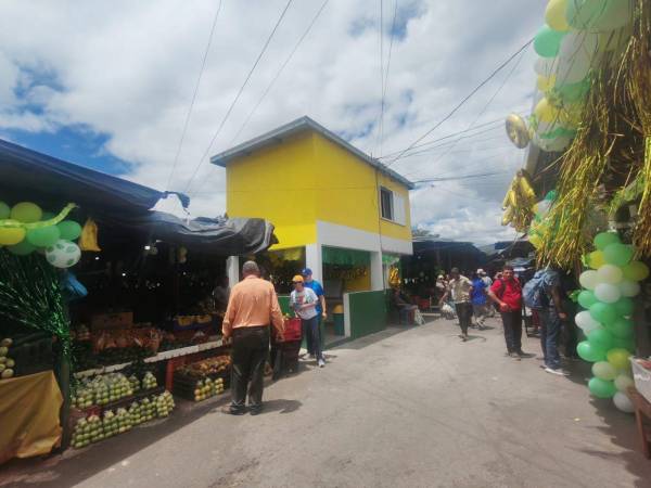 El centro de abasto celebra 45 años de acercar productos del campo a los consumidores y de respaldar a productores y emprendedores.