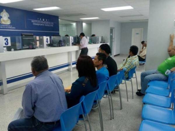 El instituto también reveló que, hasta la fecha, ha emitido más de 12 mil certificados de operación que aún no han sido retirados por los concesionarios o sus representantes legales.