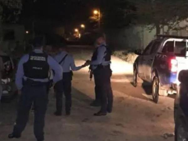 Dos jóvenes fueron asesinados a disparos en Arizona, Atlántida.