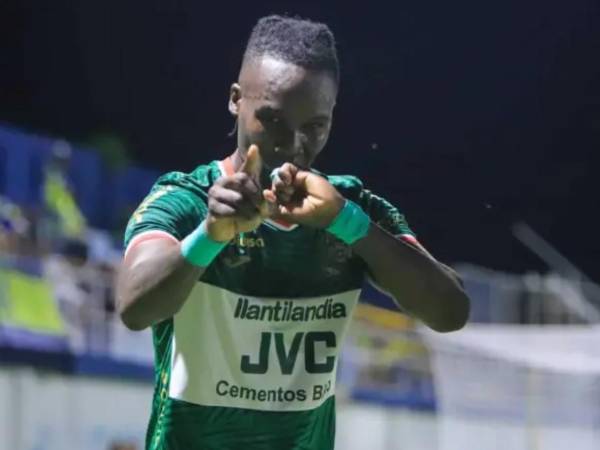 Rubilio Castillo estuvo en el ataque de Marathón en la final de ida contra Motagua.