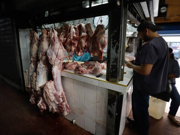 Vendedores aseguran que productos de alto consumo se mantendrán estables durante los últimos 15 días del 2025.