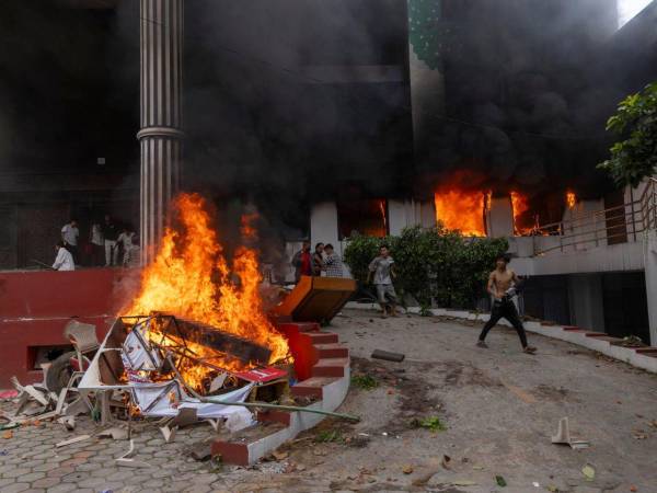 Rajyalaxmi Chitrakar fue trasladada a un hospital, pero murió por la gravedad de sus quemaduras.
