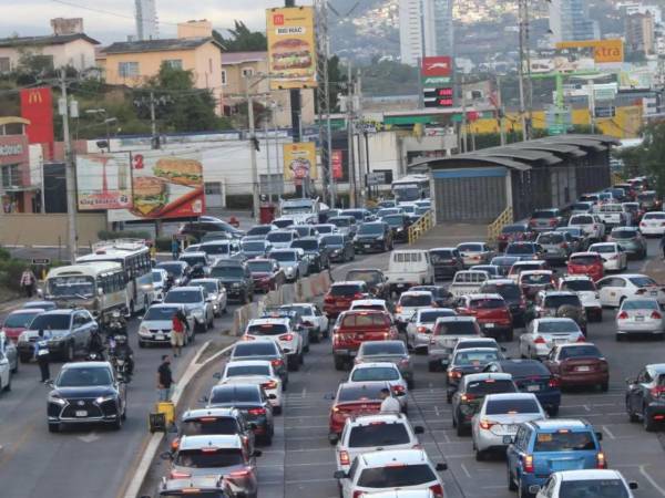 Intervenciones en el Anillo Periférico y principales bulevares buscan reducir congestionamientos en horas pico.