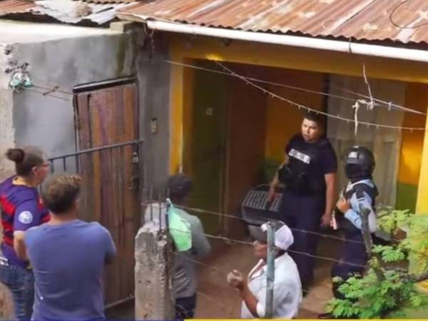 Las autoridades informaron que el sospechoso ya fue detenido y permanece bajo resguardo policial mientras se desarrollan las investigaciones.