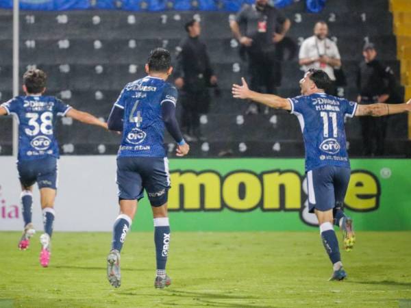 Imágenes del desarrollo del partido.