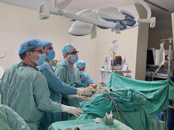 Hospital de Especialidades realiza trasplante renal con técnica laparoscópica.