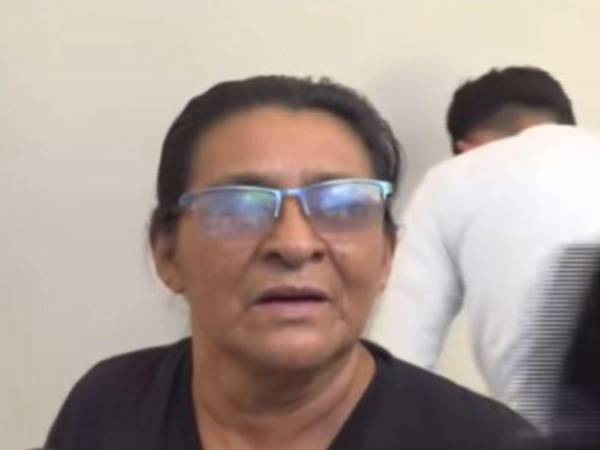 “Mis cinco hijos están allá y me querían tener con ellos, pero no lo vuelvo a intentar”, agregó la olanchana tras ser deportada.