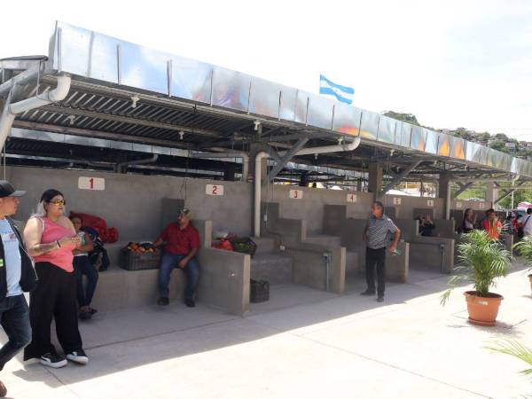 Tras dos años de espera, la Alcaldía entregó el mercado de Villa Nueva con 196 locales y una inversión de L42.7 millones que beneficiará a cientos de familias.