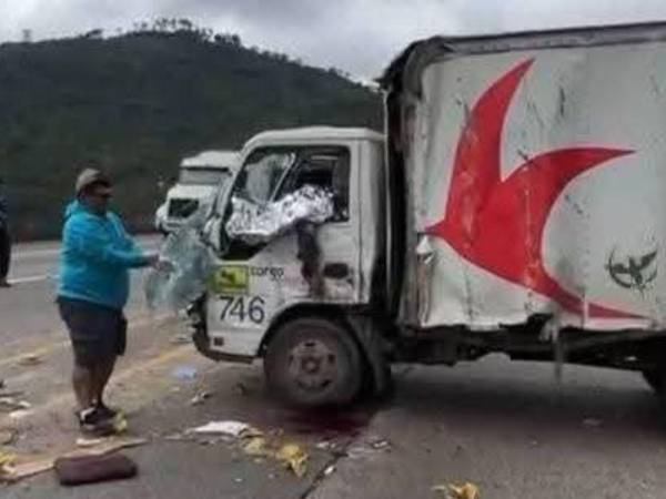 Este es el vehículo en el que se trasladaba la víctima durante el accidente donde perdió la vida.