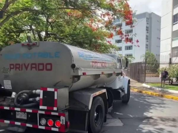 La AAA instaló 'oasis' para el suministro de agua potable en distintos puntos de los municipios de San Juan, Carolina, Trujillo Alto y Canóvanas.