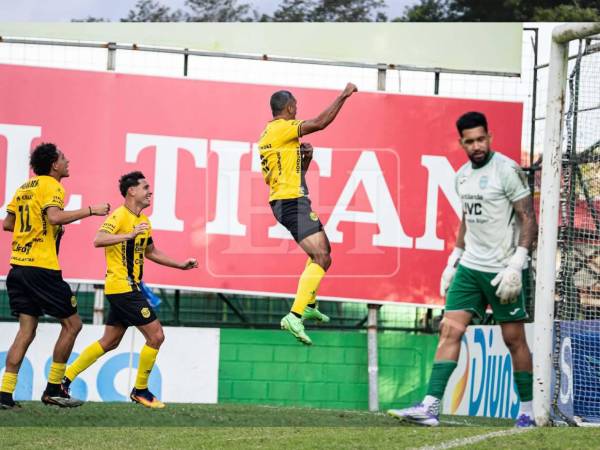 Imágenes del desarrollo del partido.