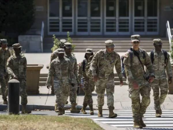 Trump ordenó el mes pasado la militarización de Portland a la que describió como una zona de guerra devastada y sitiada por los ataques de Antifa y otros terroristas nacionales.