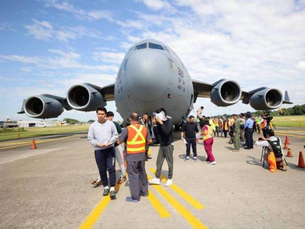 En dos vuelos militares estadounidenses llegaron a Honduras el pasado viernes 126 hondureños deportados.