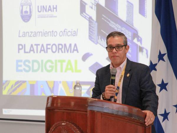 El rector de la UNAH y titular de la Dirección de Educación Superior, Odir Fernández, hizo el lanzamiento oficial de la plataforma ESDigital