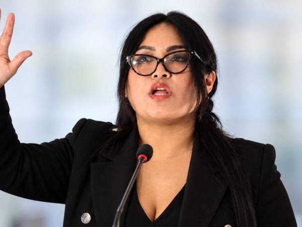 La candidata peruana al gobierno regional de Áncash, Susy Aponte, una periodista conocida como la 'China Polo', fue asesinada este sábado cuando recorría la ciudad andina de Caraz en plena campaña electoral y días después de denunciar, a través de sus redes sociales, que recibía amenazas de muerte.