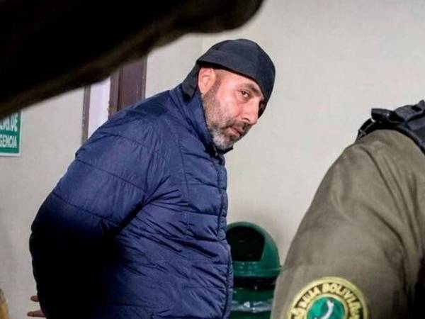 El Congreso de Chile investigará presuntos vínculos del estratega Fernando Cerimedo con el entorno del presidente José Antonio Kast por uso de bots en campañas políticas.