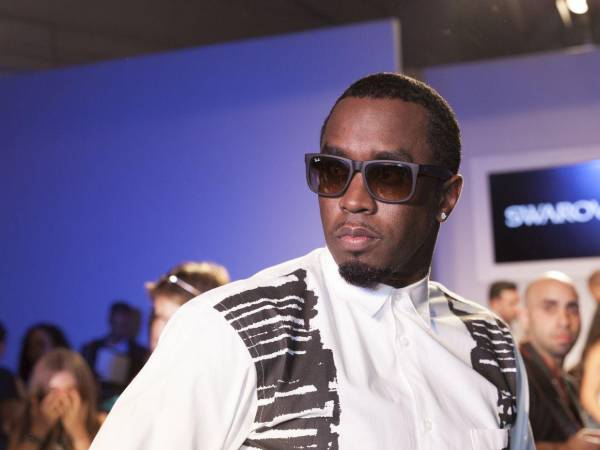 Las hijas de Sean Diddy Combs presentan su primera colección de moda mientras el músico permanece en prisión.