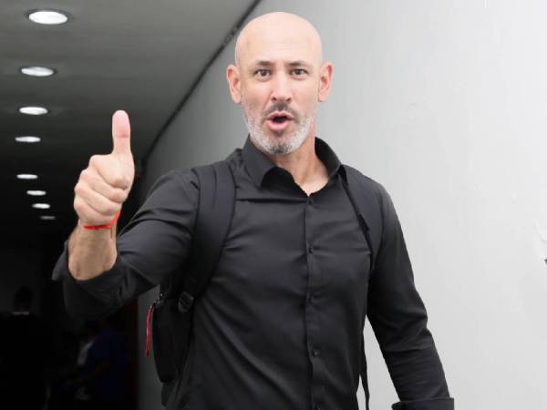 El uruguayo dijo que no seguía en su cargo tras recibir paliza ante Génesis PN.