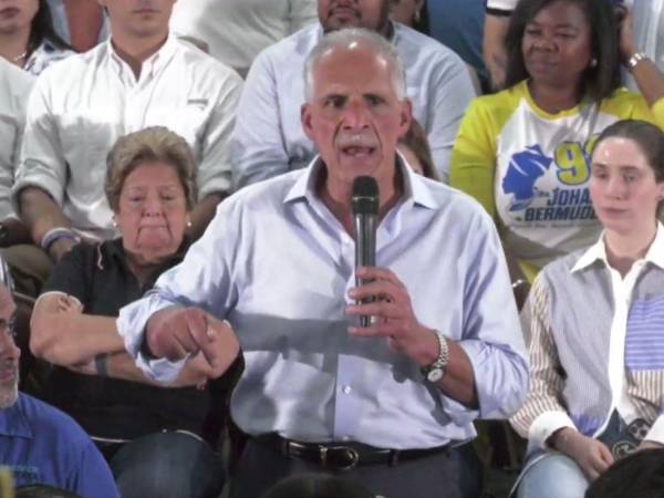 Nasry Asfura estuvo la noche de este 1 de septiembre en la colonia Kennedy de la capital.