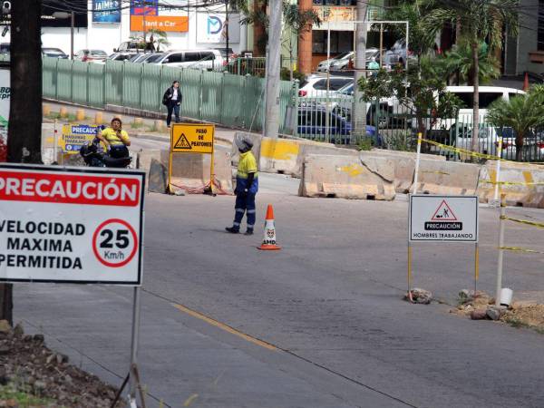 Los conductores que circulan por la zona del Túnel Florencia deberán tomar en cuenta los horarios establecidos para el paso vehicular, mientras continúan los trabajos de construcción de esta obra en el bulevar Suyapa.