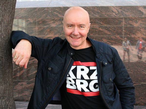 Irvine Welsh explica en la FIL de Coyoacán por qué su obra de 1993 sigue siendo un espejo para las nuevas generaciones.