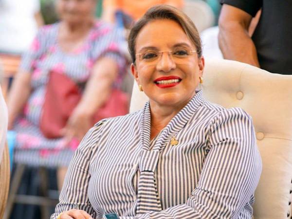 Xiomara Castro, expresidenta de Honduras, reapareció en redes sociales mostrando a qué se dedica tras dejar Casa de Gobierno. La foto y actividad generó varios comentarios en redes sociales.