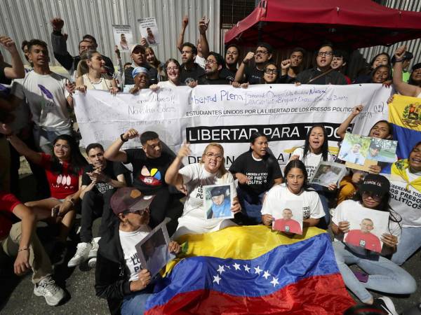La liberación se da en el marco de la <b>Ley de Amnistía</b> y tras huelgas de hambre y protestas de familiares. E