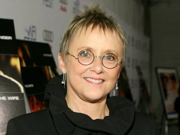 Hurt fue diagnosticada de alzhéimer en 2015.