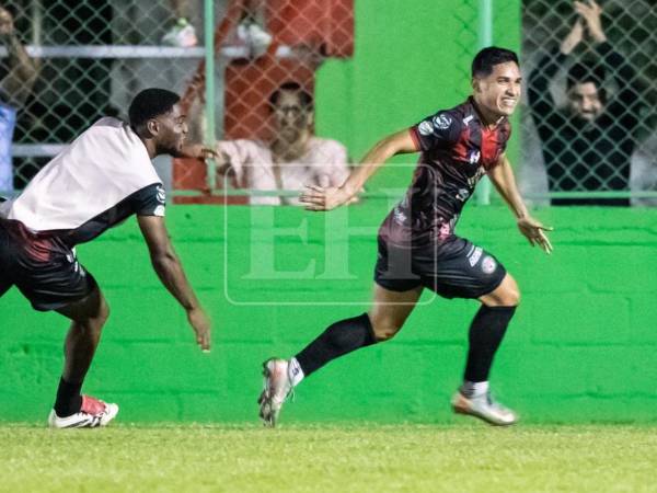 Con un golazo de cabeza de Marco Aceituno el Choloma logró importante triunfo.