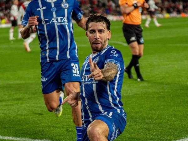 Agustín Auzmendi marca doblete de goles con Godoy Cruz ante River Plate en el Monumental