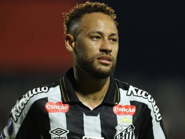 Neymar ha tenido regularidad en los últimos partidos con el Santos de su país.