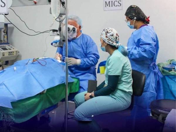 Desde este lunes hasta el próximo domingo, más de 200 pacientes con cataratas serán intervenidos quirúrgicamente en el hospital San Felipe por médicos israelís y hondureños.