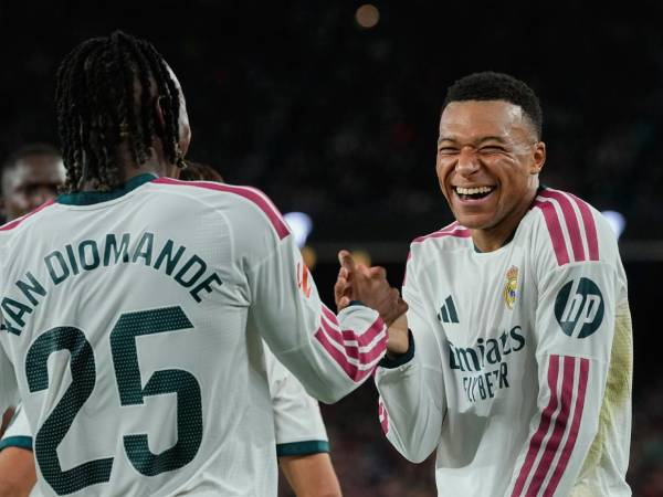 Mbappé ha marcado doblete con Real Madrid en e clásico ante Barcelona