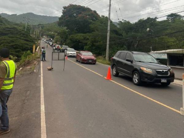 Como parte de la intervención también se contempla colocar una nueva base para la carretera, una carpeta asfáltica y reconstruir el puente existente en el tramo intervenido.