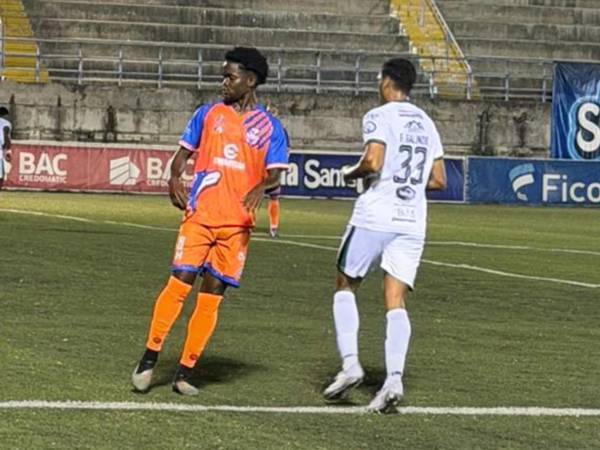 Lobos de la UPNFM logró remontarle al Juticalpa FC.