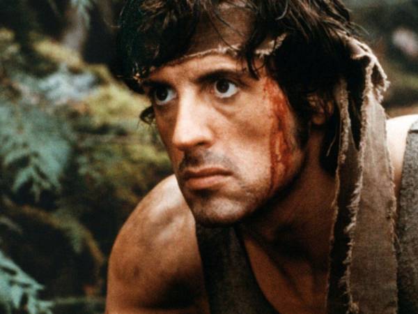 La producción fue rodada en Tailandia entre enero y marzo de este año, y el argumento sitúa a Rambo como un soldado joven combatiendo en la jungla durante la guerra de Vietnam, mucho antes de que se convirtiera en el veterano atormentado que el mundo conoce.