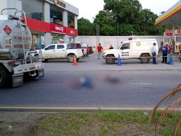 Accidente en la CA-5: dos motociclistas fallecen tras impactar contra rastra.