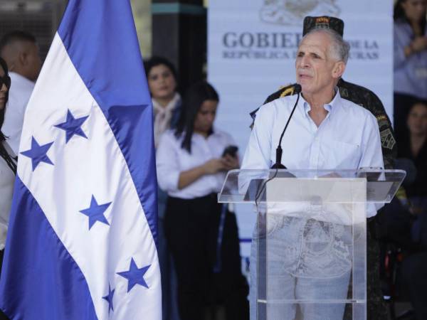 Nasry Asfura dejó en claro que la relación con El Salvador está bien y debe seguir por la misma línea.