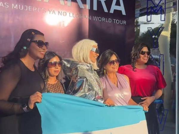 El primer concierto de Shakira en El Salvador ha movilizado a seguidores de toda Centroamérica, convirtiendo a San Salvador en punto de encuentro regional.