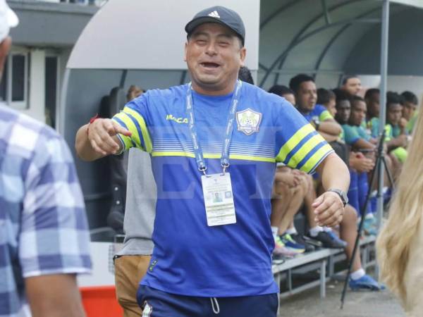 Reynaldo Tilguath también lazó duros comentarios a jugadores que hizo ingresar.