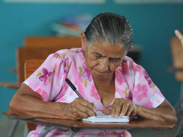Siendo el Distrito Central el municipio con mayor incidencia de casos exitosos en cuanto al plan de formación a la lectura y escritura de personas mayores a los 18 años.