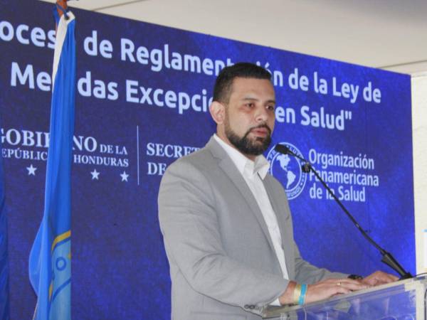 El viceministro de Salud, Eduardo Midence, señaló que los pagos que se adeudan a los médicos es debido a que no han actualizado sus datos.