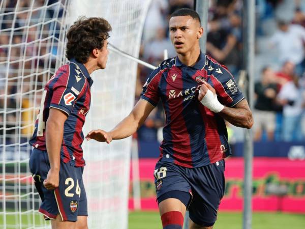 Kervin Arriaga se ha convertido en titular indiscutible con el Levante de España.