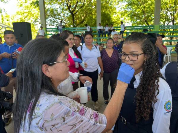 Las autoridades sanitarias lanzaron la segunda jornada de desparasitación en la ciudad de Choluteca.