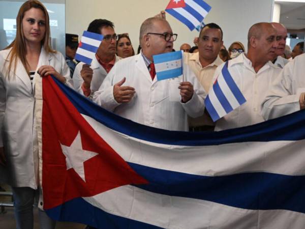Los médicos cubanos ya se encuentran en su país tras haber salido de Honduras entre el 4 y 5 marzo.